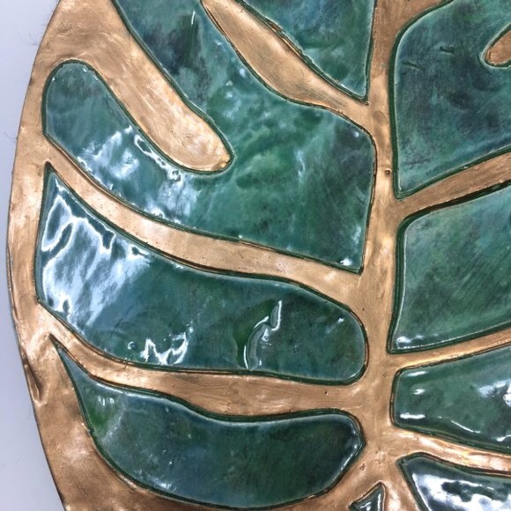 Handmade Ceramic Green and Gold Monstera Leaf Large Tray Coaster - Picture 7 of 16